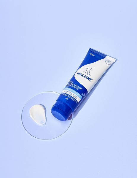 Tube of Akileine Hydra-Defense Foot Balm 125 ml for very dry, dehydrated feet
