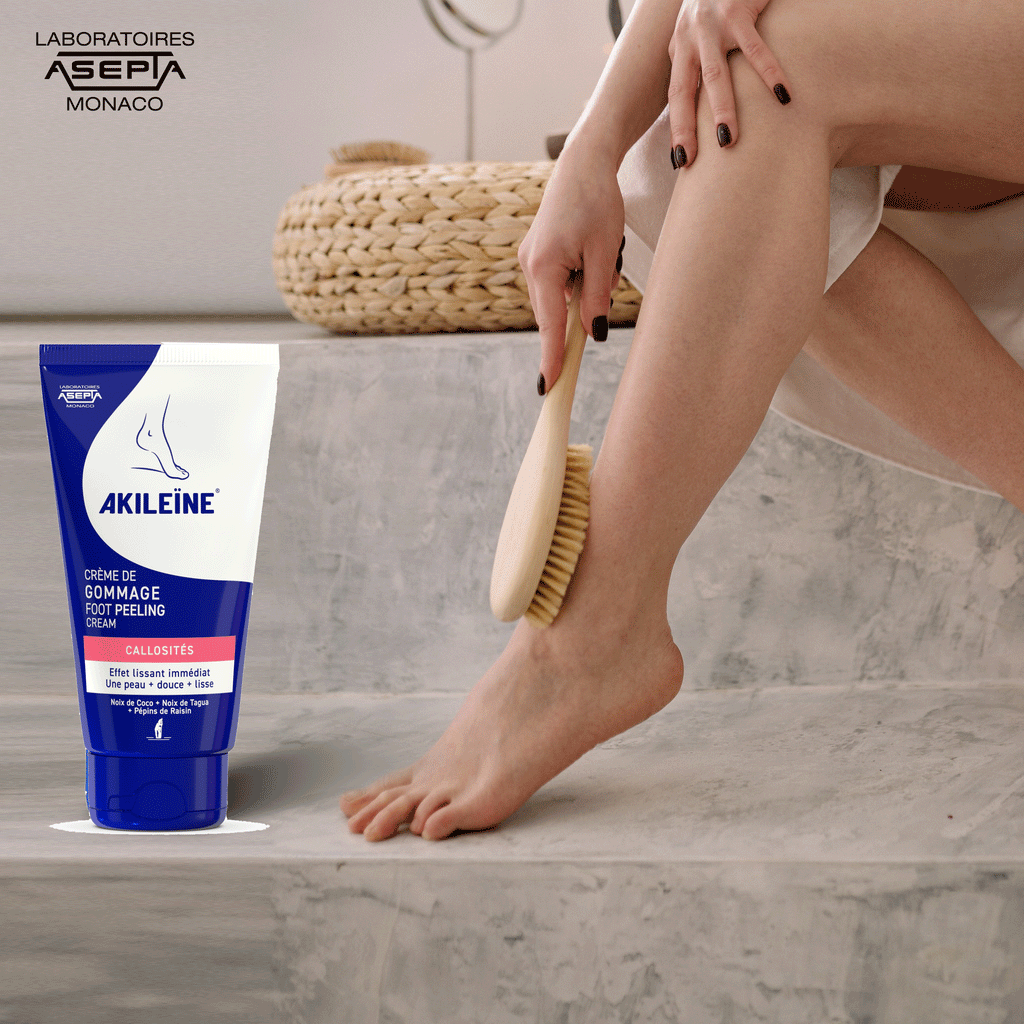 Tube of Akileine Anti-Callus Rubbing Cream for very dry feet
